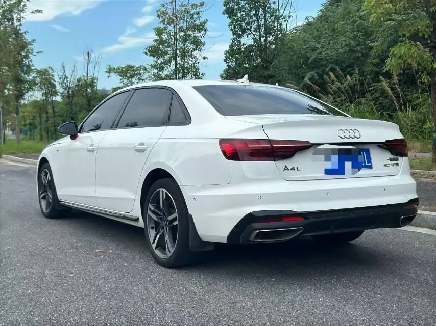 Audi 2022 A4L 2.0TFSI 40TFSI Deluxe Dynamic Automatic 4