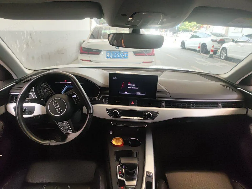 Audi 2022 A4L 2.0TFSI 40TFSI Deluxe Dynamic Automatic 7