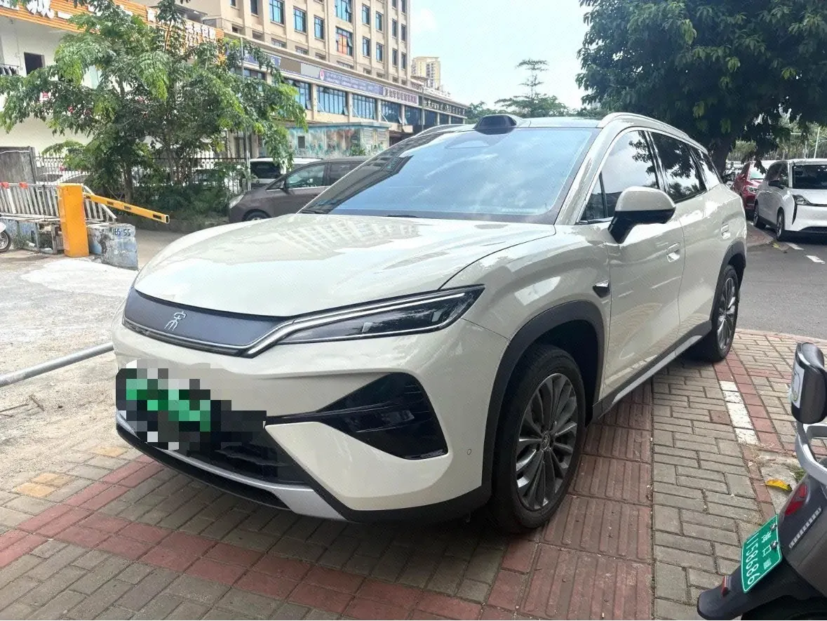 BYD 2026 Song Ultra EV 710KM Exceed Automatic Transmission - View 1