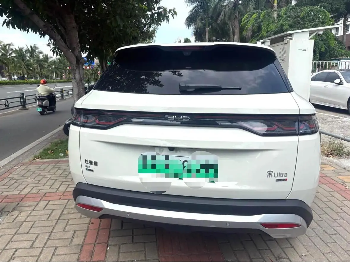 BYD 2026 Song Ultra EV 710KM Exceed Automatic Transmission 4
