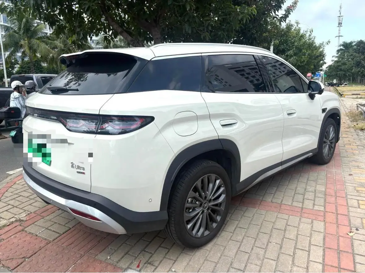 BYD 2026 Song Ultra EV 710KM Exceed Automatic Transmission 5