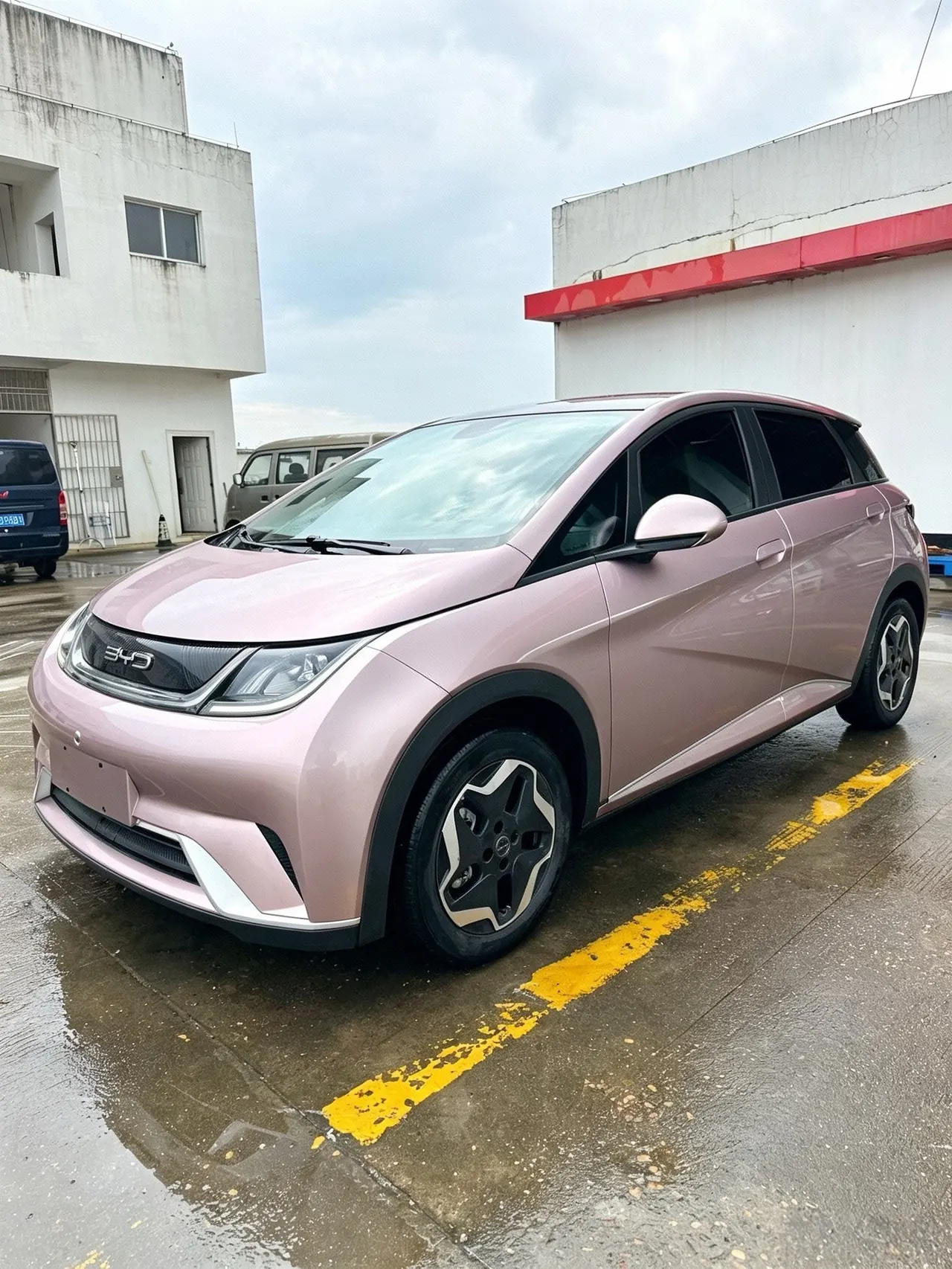 BYD 2021 Dolphin 405km Fashion Edition Automatic - View 1