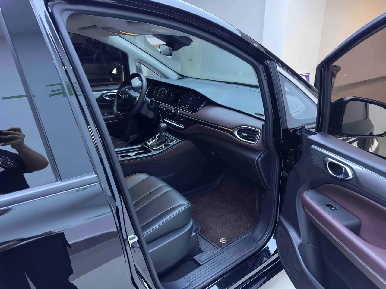 Chuanqi 2021 M6 1.5T 270T Premium Edition 7-seat Automatic Gear 7