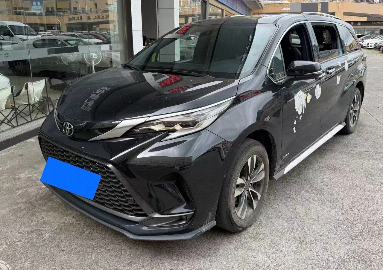 Toyota 2024 Grevia HYBRID 2.5 Stepless Deluxe Edition Automatic Transmission - View 1