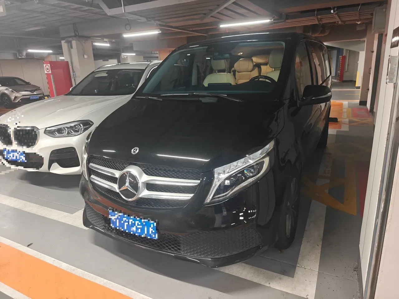 Mercedes Benz Class V 2022V 260 2.0T Pilot Edition Automatic Gear - View 1