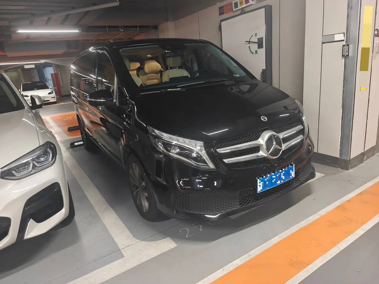 Mercedes Benz Class V 2022V 260 2.0T Pilot Edition Automatic Gear 2