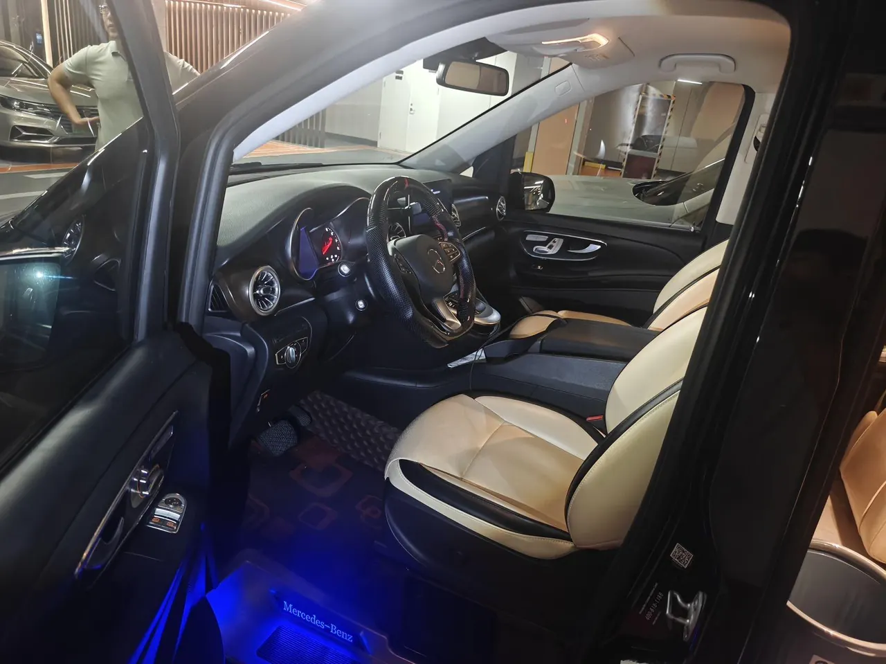 Mercedes Benz Class V 2022V 260 2.0T Pilot Edition Automatic Gear 3