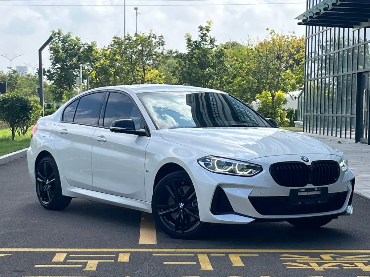 BMW 1 Series 2022 125i 2.0T M Sports Obsidian Night Edition Automatic Gear 3