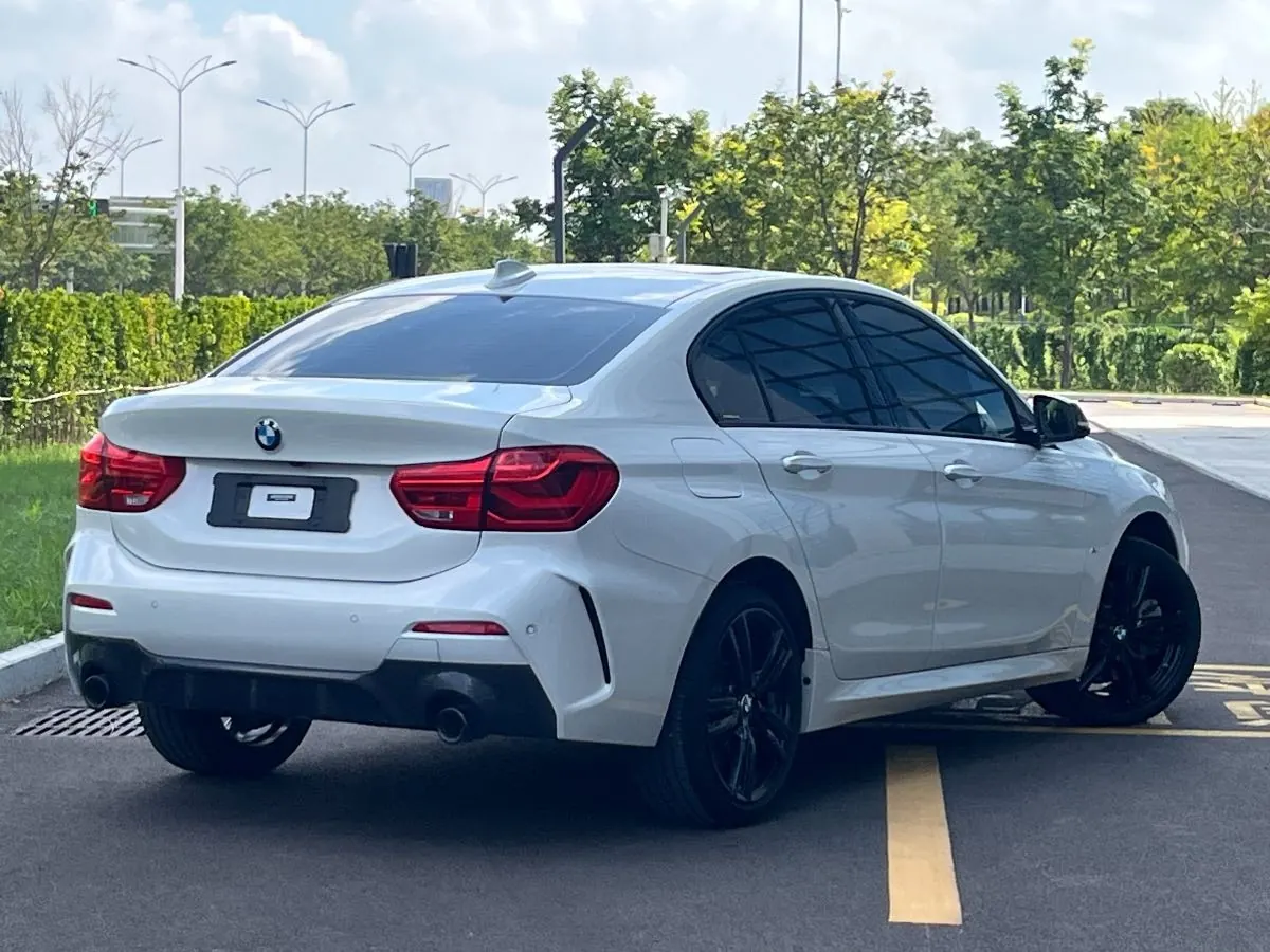 BMW 1 Series 2022 125i 2.0T M Sports Obsidian Night Edition Automatic Gear 4