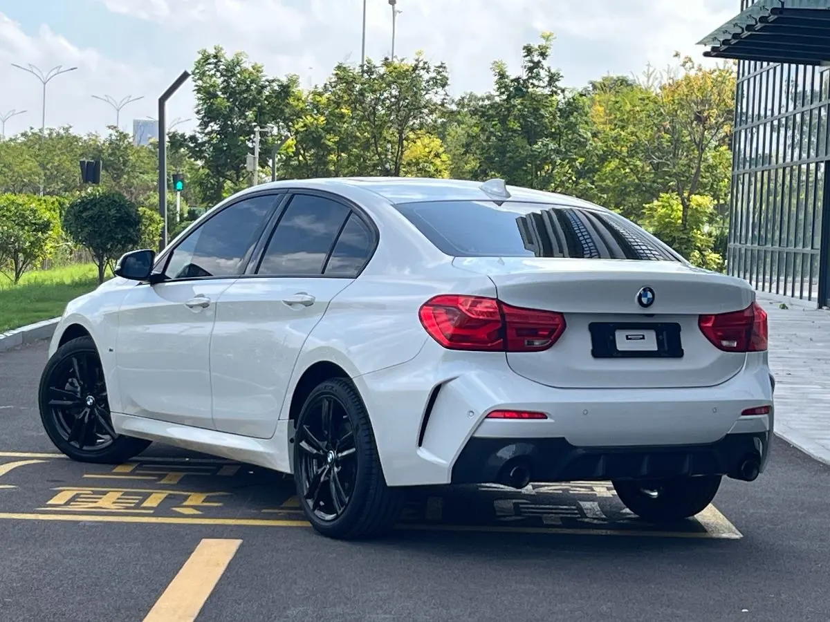 BMW 1 Series 2022 125i 2.0T M Sports Obsidian Night Edition Automatic Gear 6