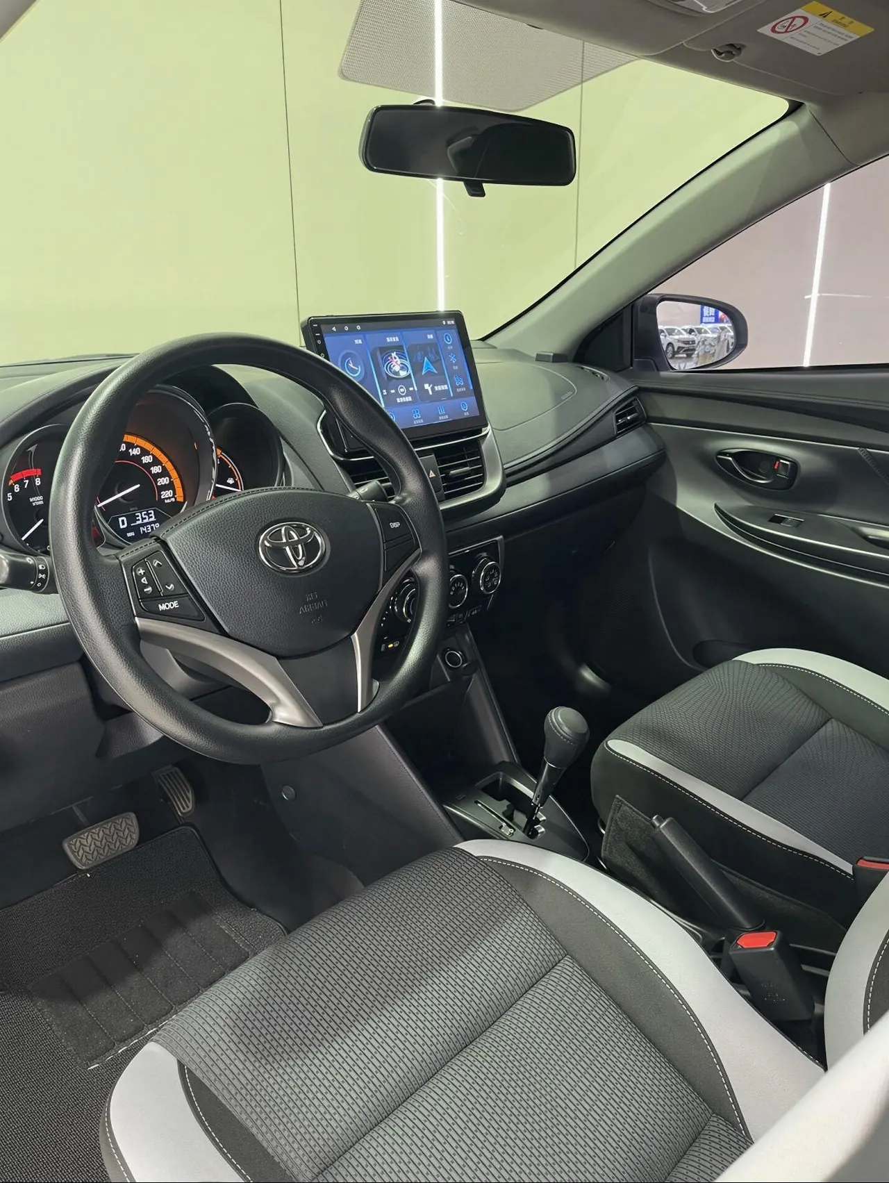 Toyota yaris 2022 YARiS L to dazzle 1.5 stepless leading PLUS version of automatic gear 4