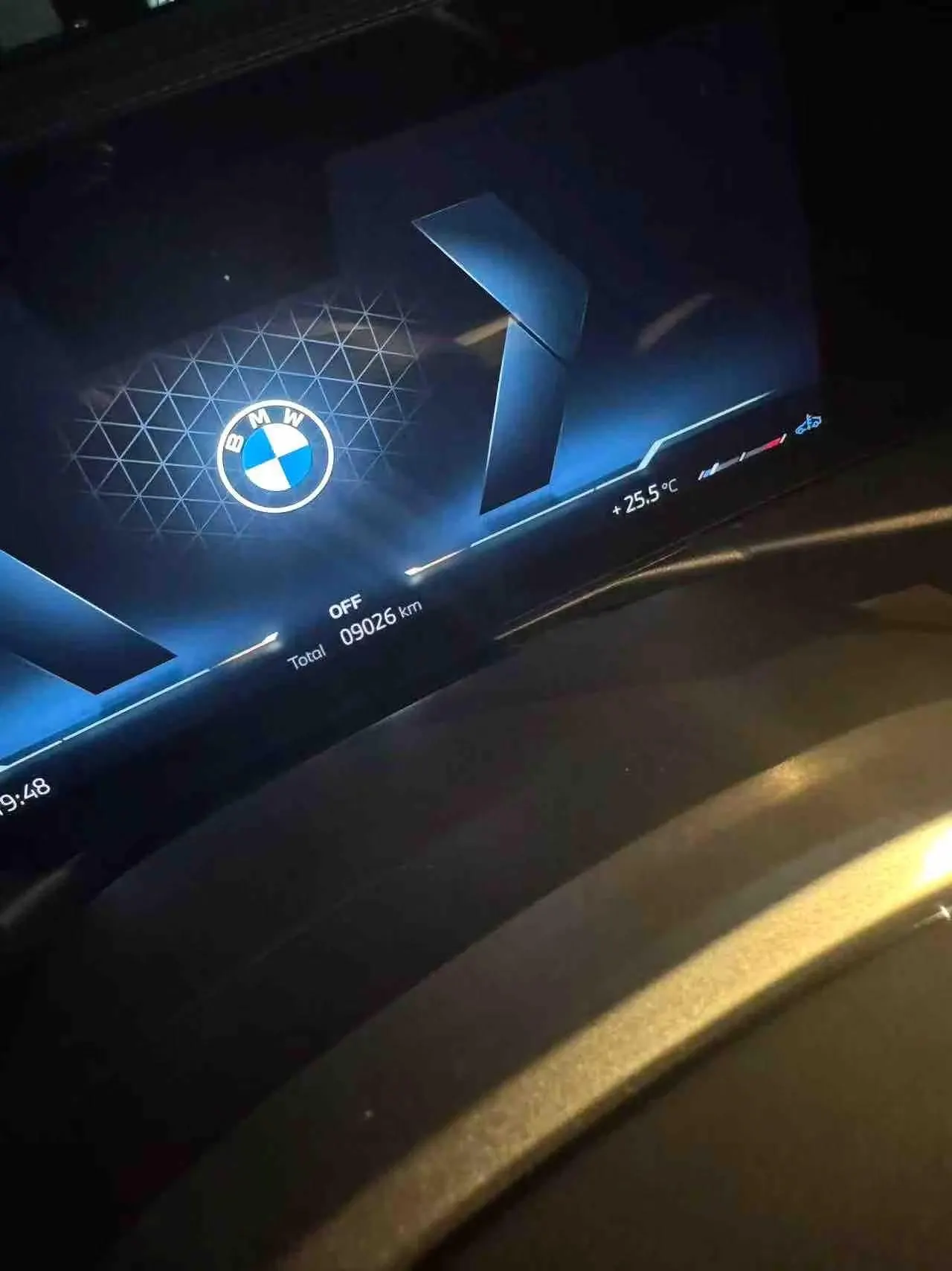 BMW 3 Series 2025 model 325i 2.0T M Sport Package automatic transmission 5