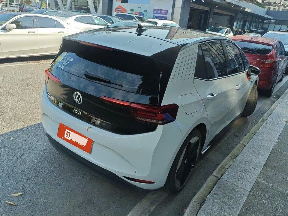 Volkswagen 2023 ID. 3 extremely intelligent version automatic transmission 2