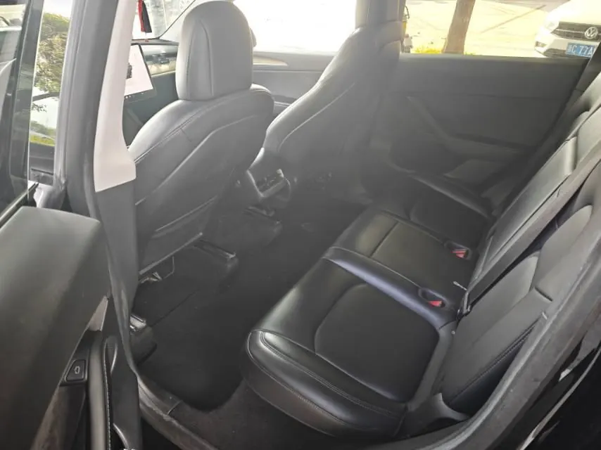 Tesla 2022 Model Y rear-wheel drive version (facelift) automatic gear 3