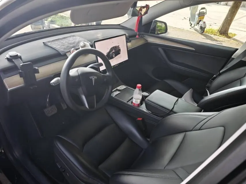 Tesla 2022 Model Y rear-wheel drive version (facelift) automatic gear 4
