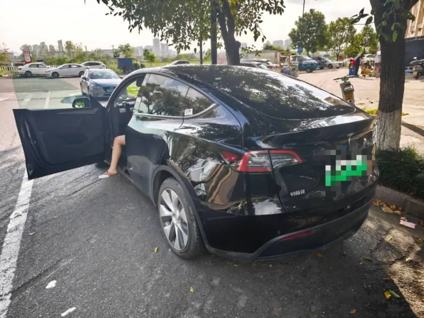 Tesla 2022 Model Y rear-wheel drive version (facelift) automatic gear 5