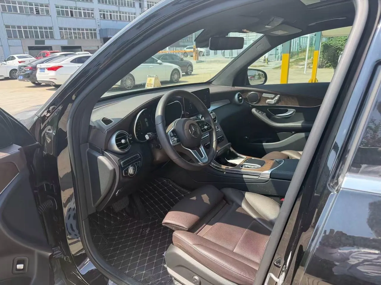 Mercedes Benz 2022 GLC 260 L 4MATIC 2.0T Luxury (Change 2) Automatic Gear 3