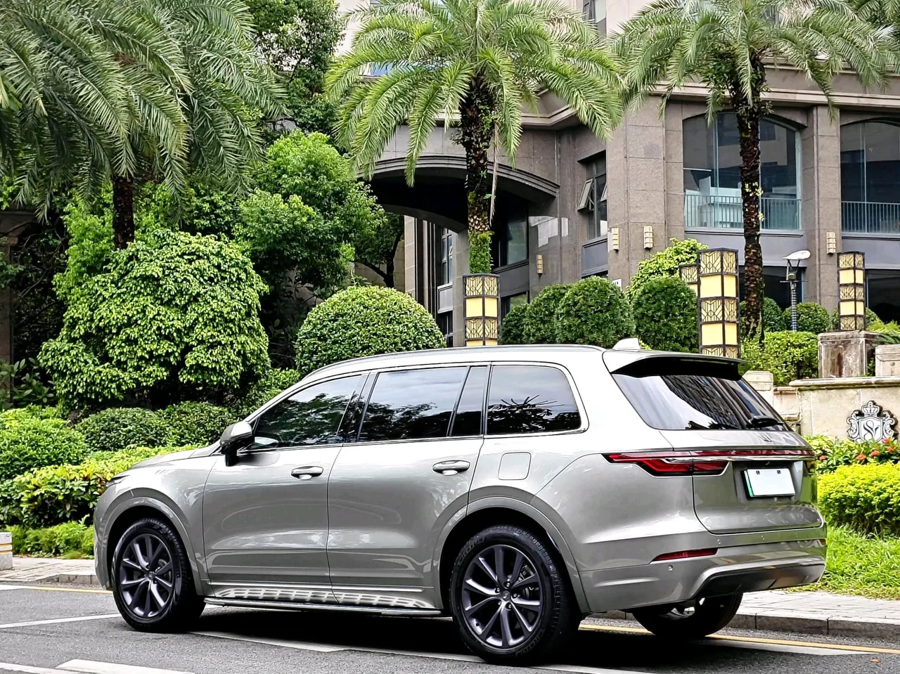 Li 2020 ONE 1.2T extended range 6-seat automatic gear 16