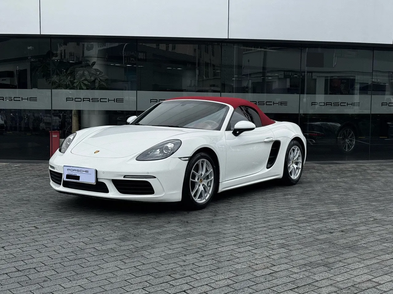 Porsche 718 (Imported) 2020 718 Boxer 2.0T Automatic - View 1