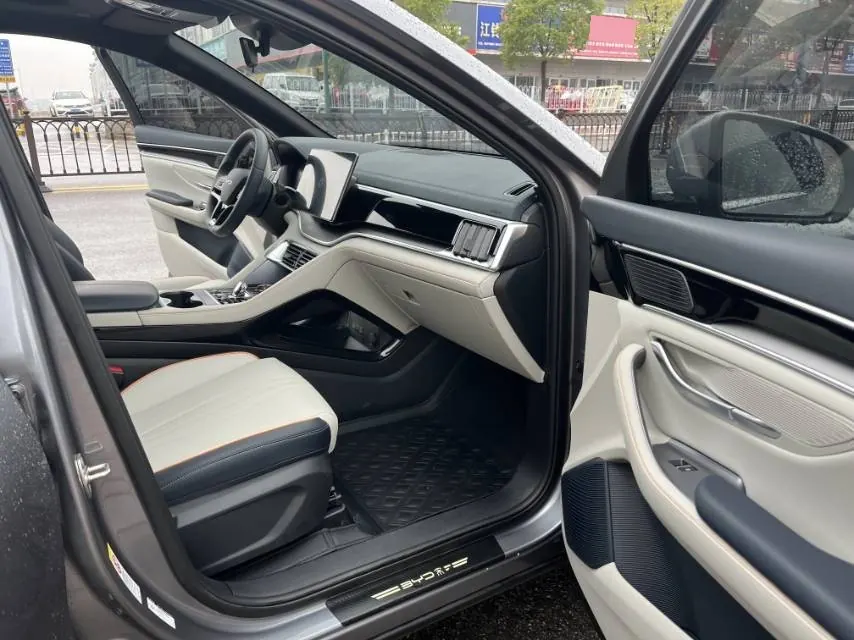 BYD 2023 Song PLUS DM-i 1.5 Stepless Champion Edition 110KM Flagship Automatic Gear 4