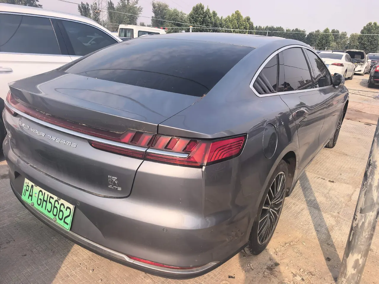 BYD 2020 Han DM 2.0T four-wheel drive performance version luxury automatic gear 5