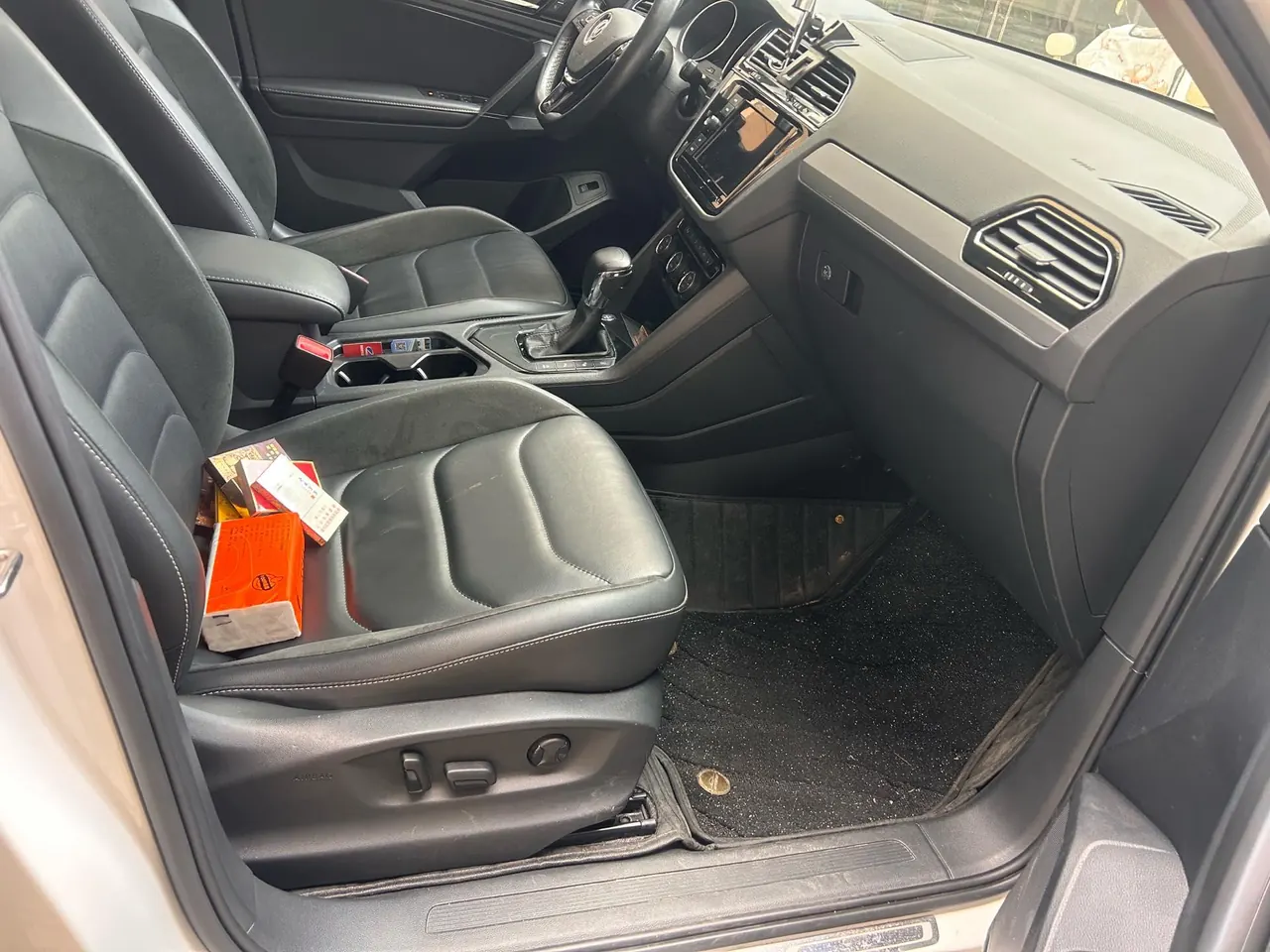 Volkswagen 2020 Tiguan L 2.0TSI 330TSI Two-Drive Smart Deluxe Automatic Gear 6