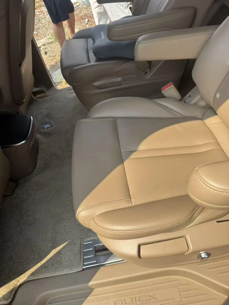 Buick 2020 GL8 ES Lu Zun 2.0T 653T Exclusive Automatic Gear 4