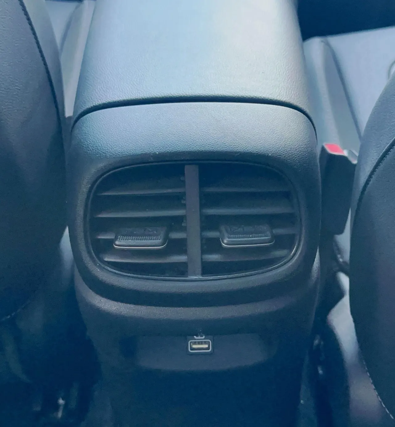 Hyundai 2022 Elantra -3-compartment 1.5 stepless LUX premium automatic gear 10