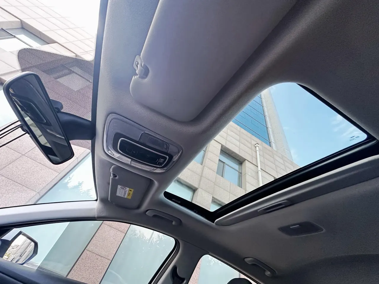 Hyundai 2022 Elantra -3-compartment 1.5 stepless LUX premium automatic gear 7