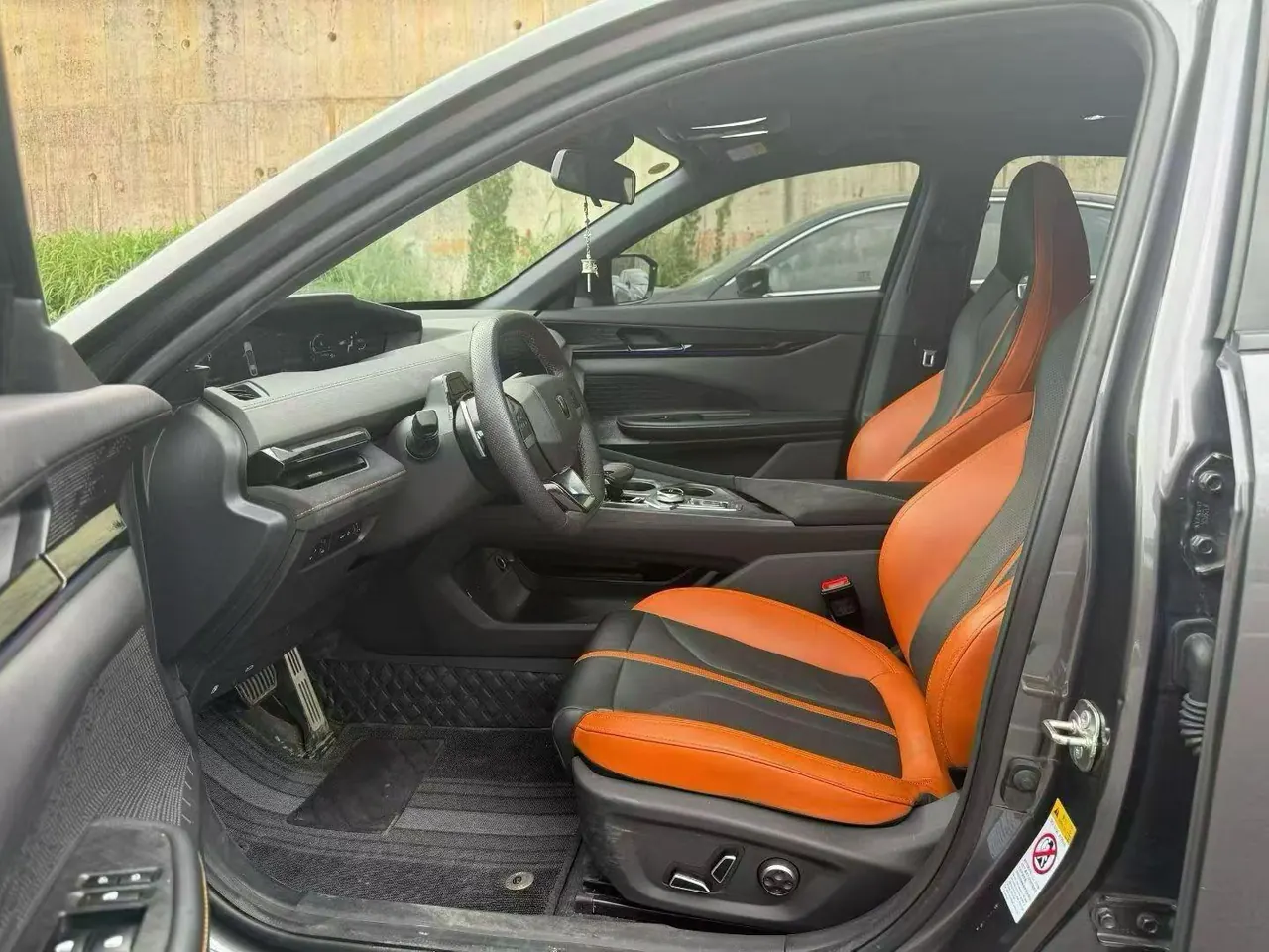 ChangAn 2025 UNI-V 1.5T Distinguished Sports Automatic 3