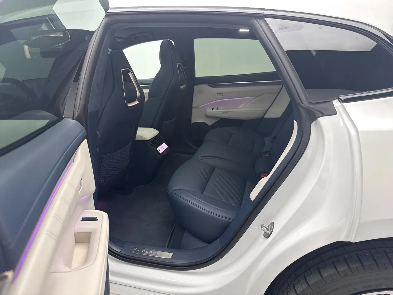 Zeekr 2025 Zeekr 001 YOU version 100kWh four-wheel drive automatic gear 10