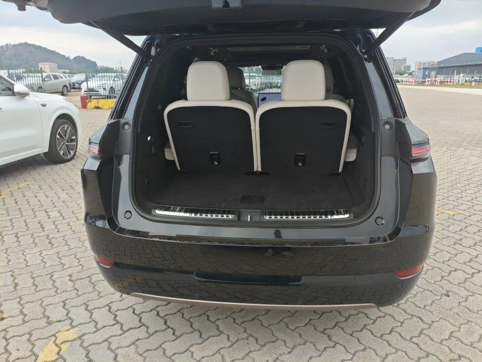 Li 2025 L9 Ultra Smart Refresh Edition Automatic Transmission 8