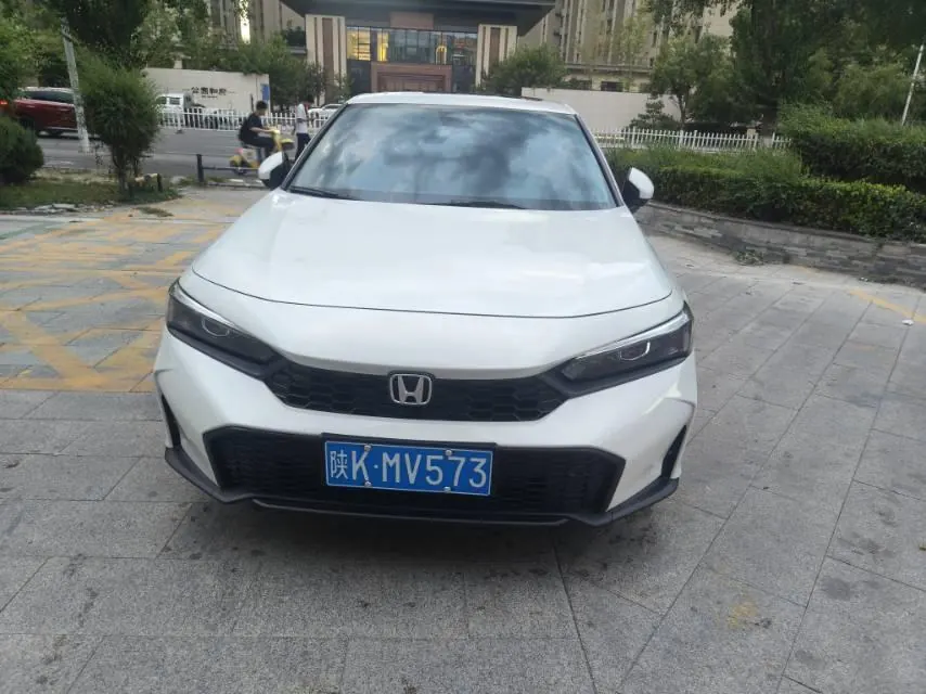 Honda 2025 Civic 1.5T Stepless 240TURBO Zhiqu Plus Automatic Gear 3