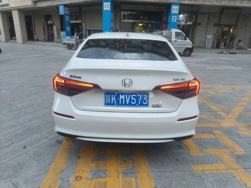 Honda 2025 Civic 1.5T Stepless 240TURBO Zhiqu Plus Automatic Gear 8