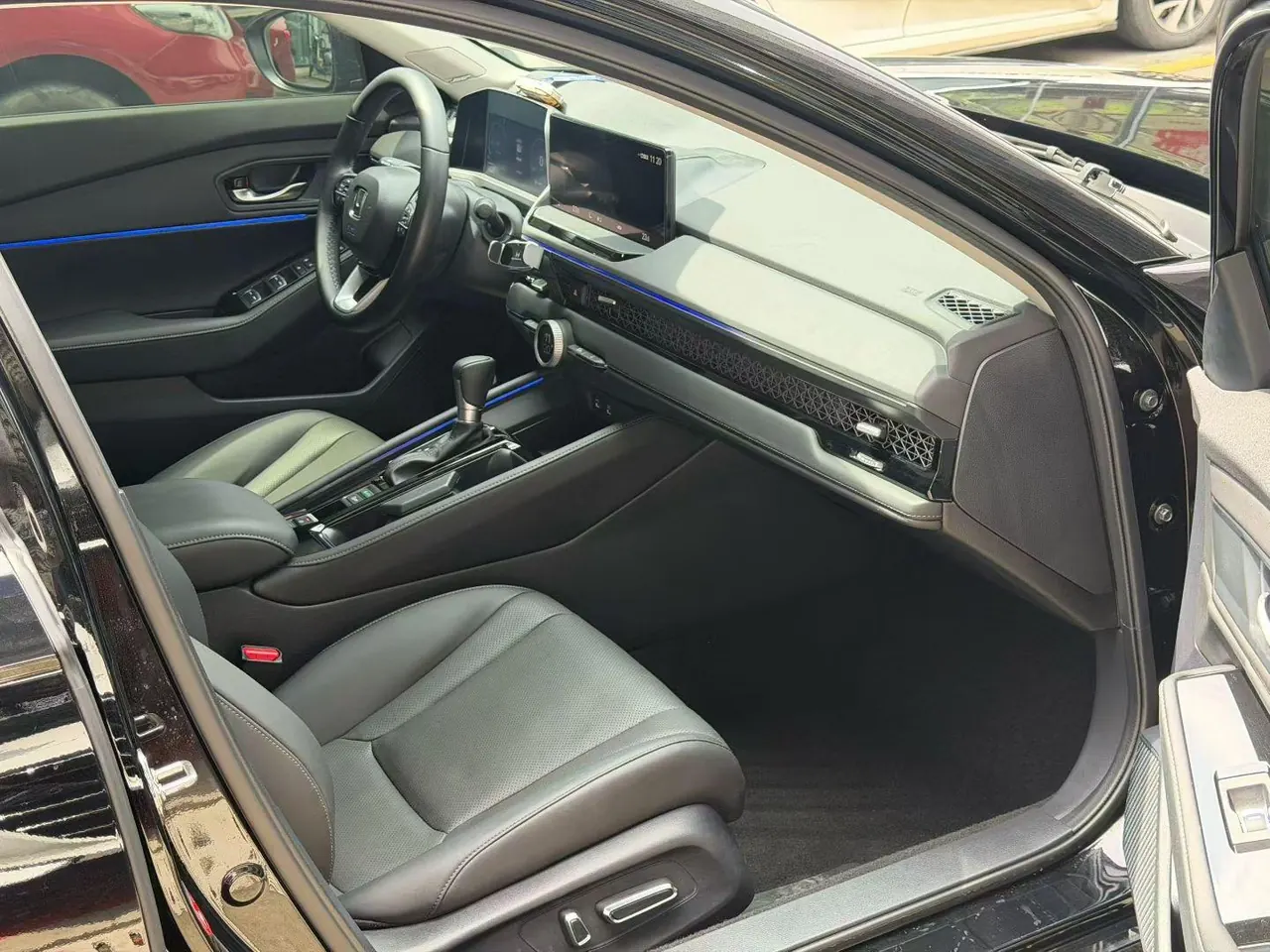 Honda 2025 11th Generation Accord 1.5T Stepless 260TURBO Sports Series Premium Edition Automatic Gear 4