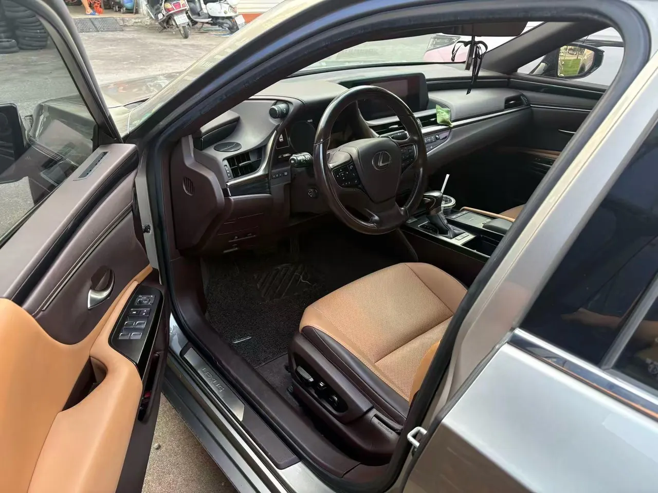 Lexus ES (Imported) 2021 ES200 2.0 Stepless Premium Edition Automatic Gear 4