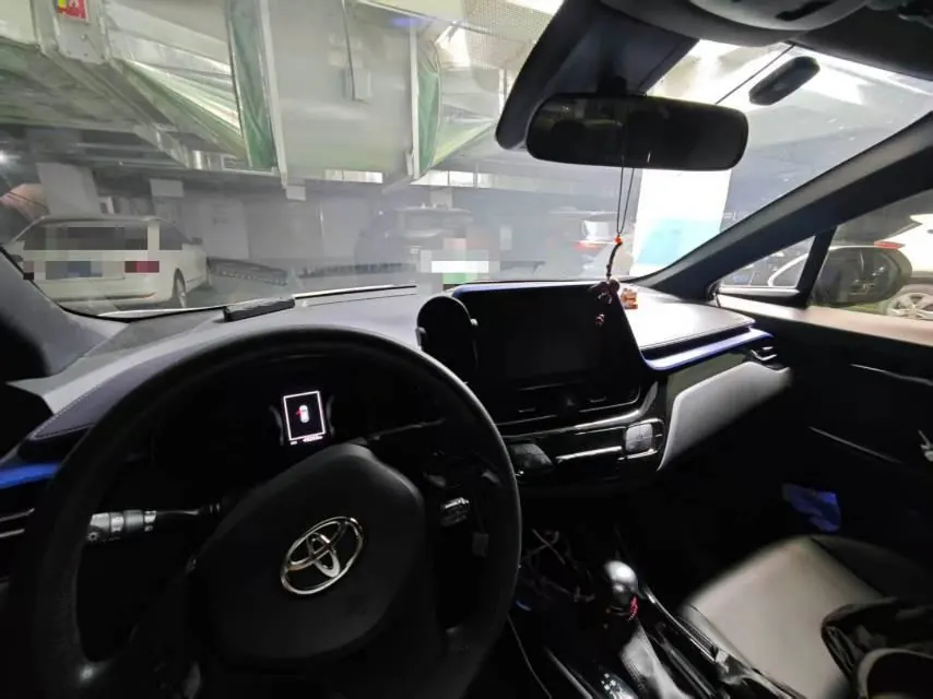 Toyota 2020 C- HR 2.0 stepless leading version of automatic gear 2