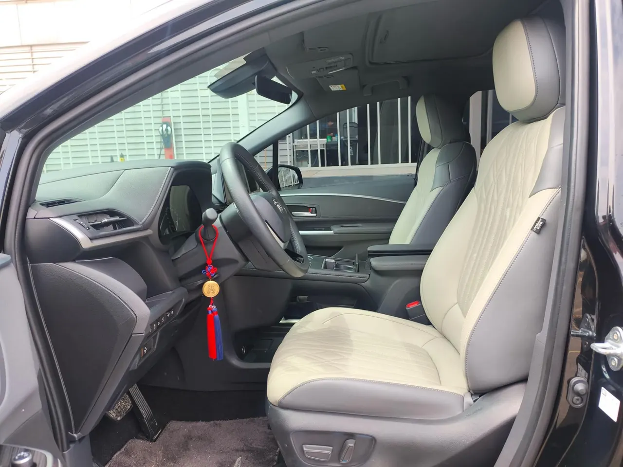Toyota 2024 Sana 2.5 Stepless Four-wheel Drive Premium Edition Automatic Transmission 5
