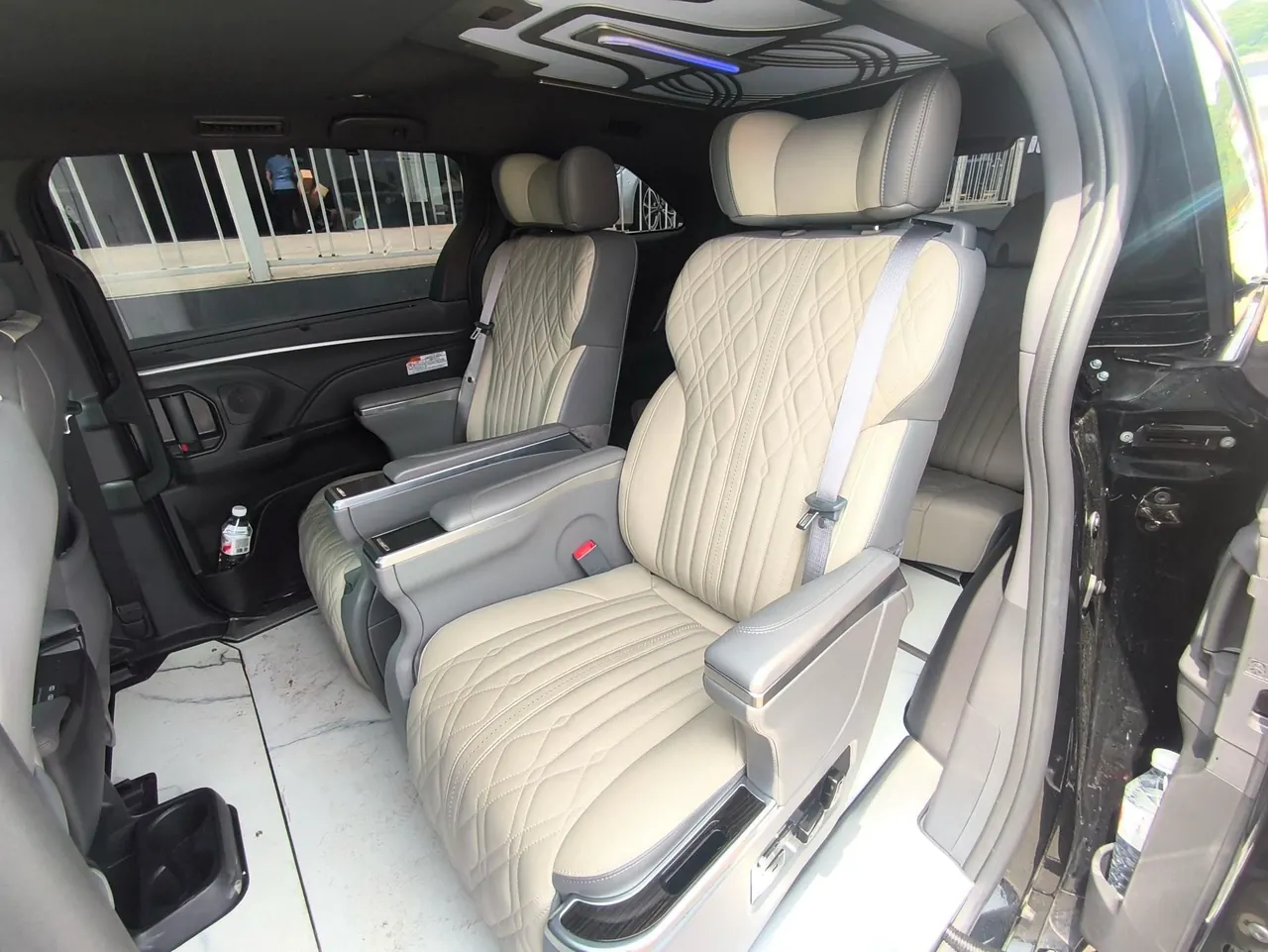 Toyota 2024 Sana 2.5 Stepless Four-wheel Drive Premium Edition Automatic Transmission 6