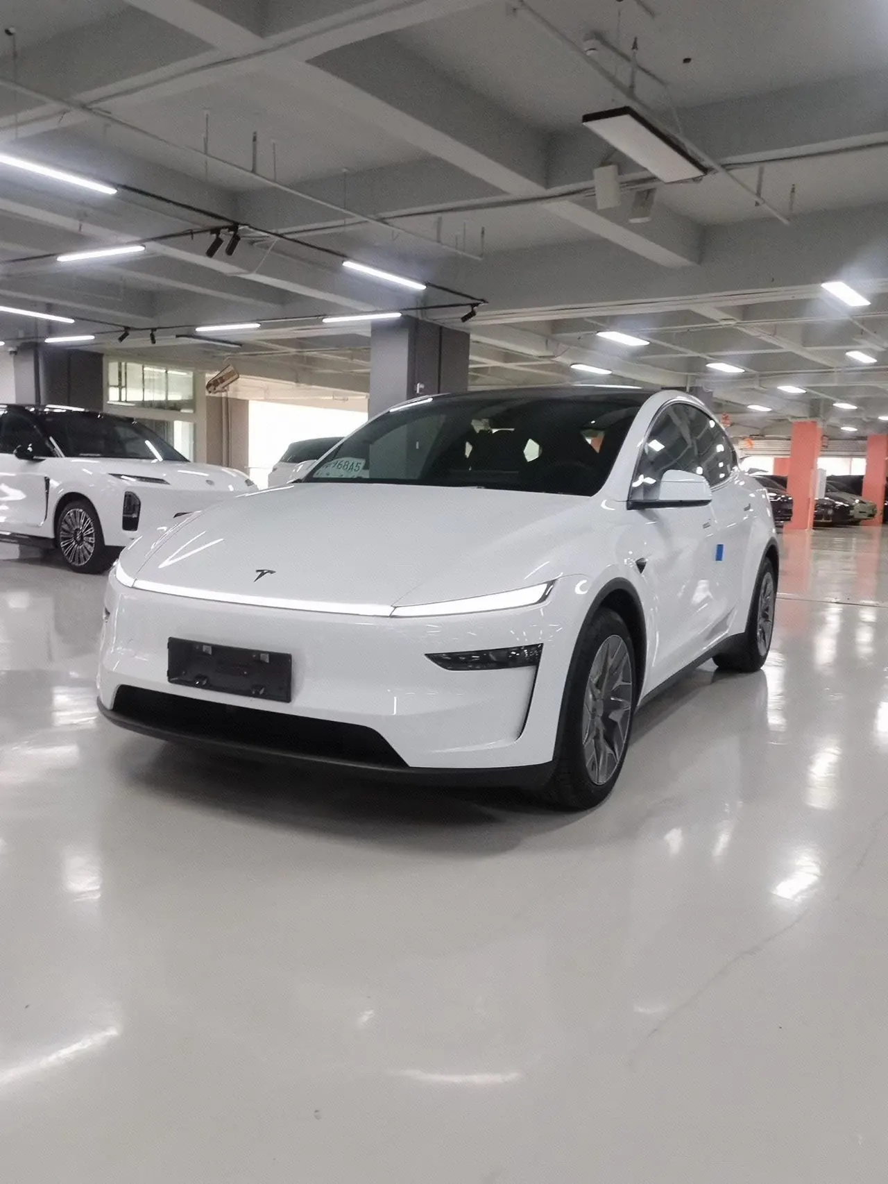 Tesla 2026 Model Y long endurance all-wheel drive version automatic transmission - View 1