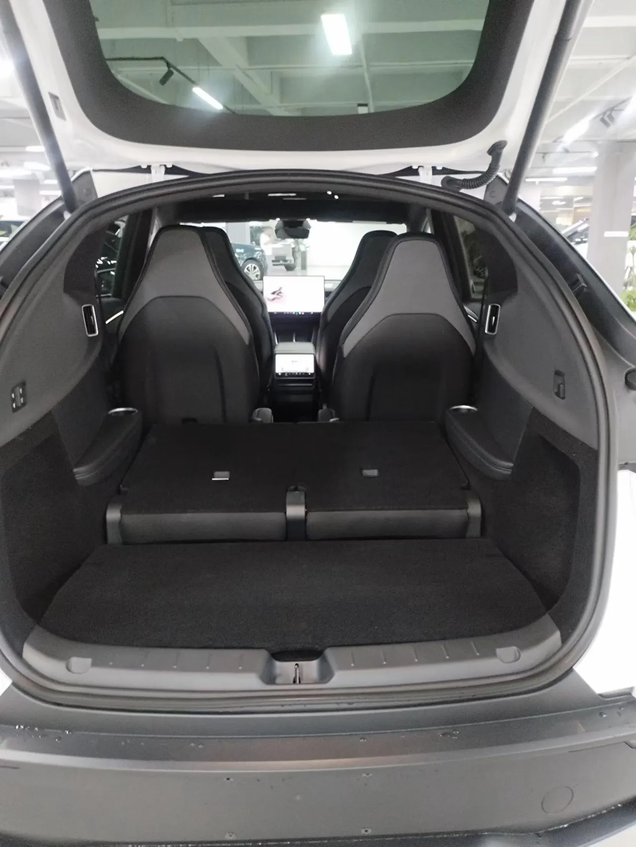 Tesla 2026 Model Y long endurance all-wheel drive version automatic transmission 6