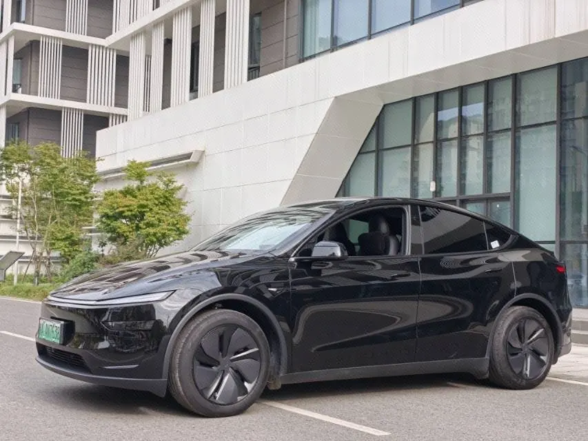 Tesla 2026 Model Y Rear-Wheel-Drive Automatic - View 1