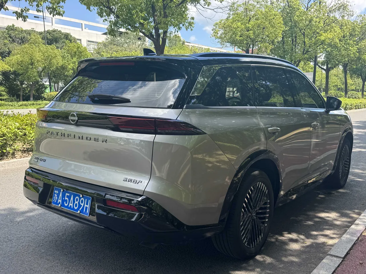 Nissan 2024 Land Exploration 2.0T 380VC-TURBO Four-wheel Drive Intelligent Driving Edition 6-seat Automatic Gear 6
