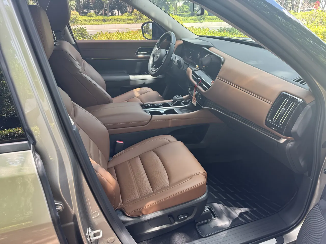 Nissan 2024 Land Exploration 2.0T 380VC-TURBO Four-wheel Drive Intelligent Driving Edition 6-seat Automatic Gear 9