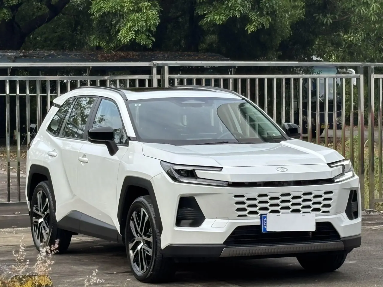 Toyota 2026 Weilanda Dual Engine 2.0 Stepless Intelligent Electric Hybrid PRO Automatic Gear 3