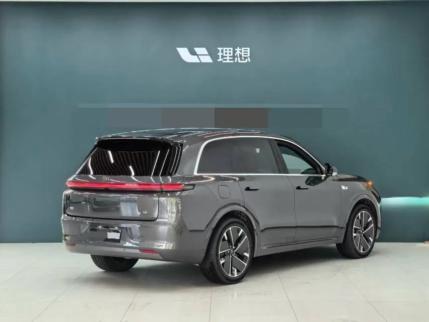 Li 2025 L8 Ultra Smart New Edition Automatic Gear 3