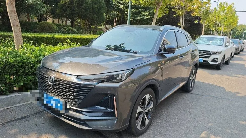 ChangAn 2022 CS55 PLUS 1.5T Honorable Automatic Gear - View 1