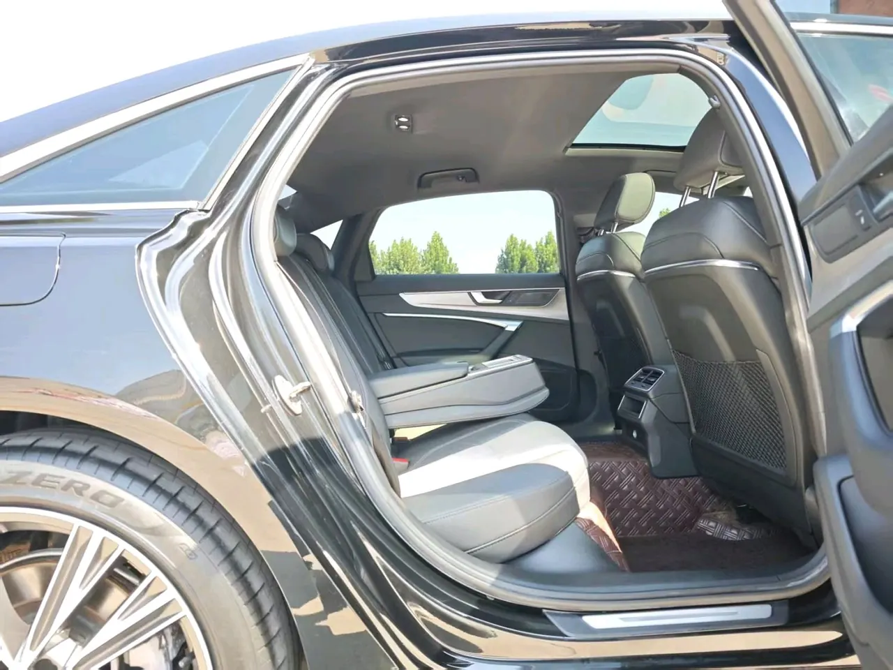 Audi 2021 A6L 2.0TFSI 40TFSI Deluxe Dynamic Automatic 3