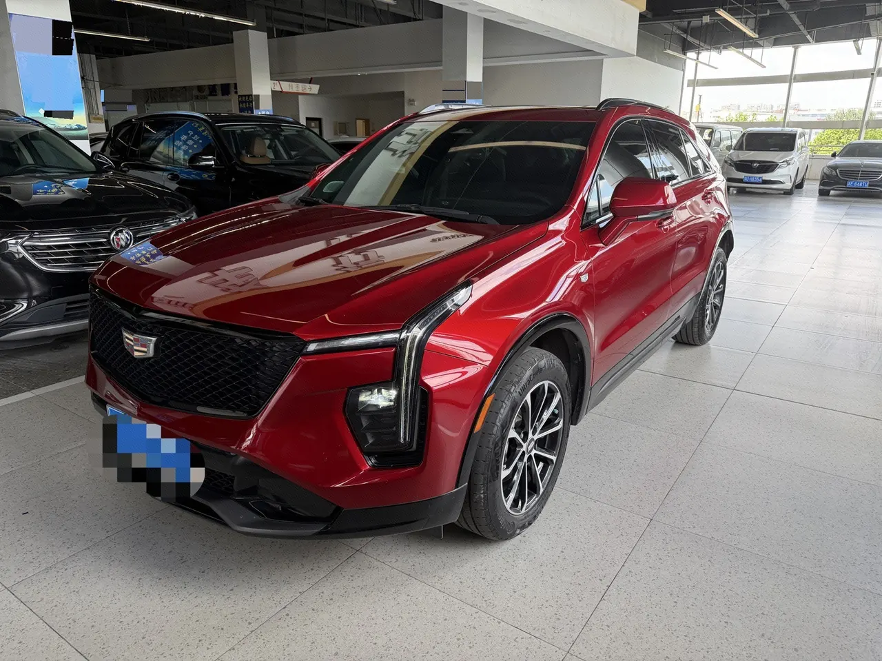 Cadillac 2024 XT4 48V 2.0T 28T 4-wheel drive luxury automatic gear - View 1