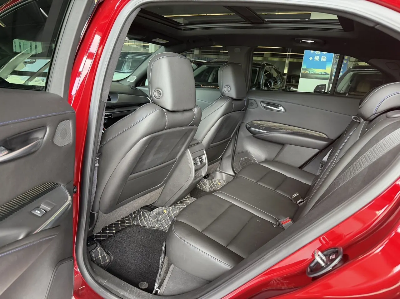 Cadillac 2024 XT4 48V 2.0T 28T 4-wheel drive luxury automatic gear 4